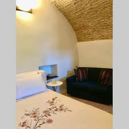 Garden Apartment *